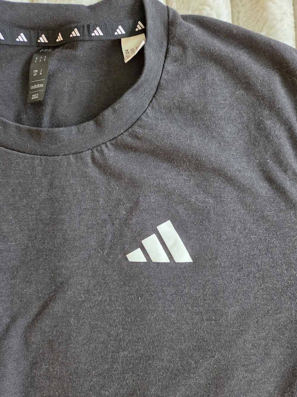 Adidas Black Short Sleeve Crewneck Tee with Small Logo Mens Size Small Aeroready